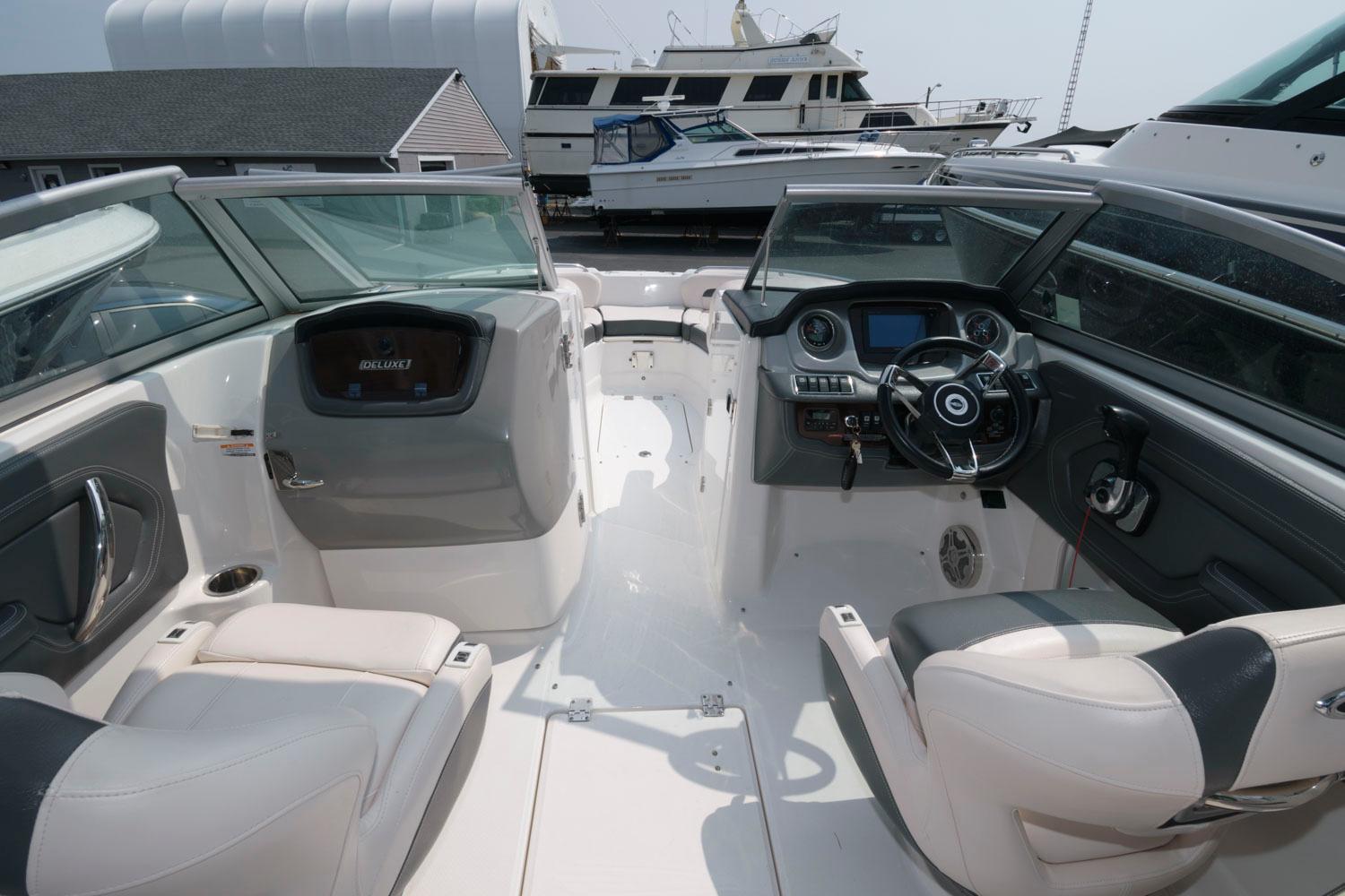M 7785 CF Knot 10 Yacht Sales