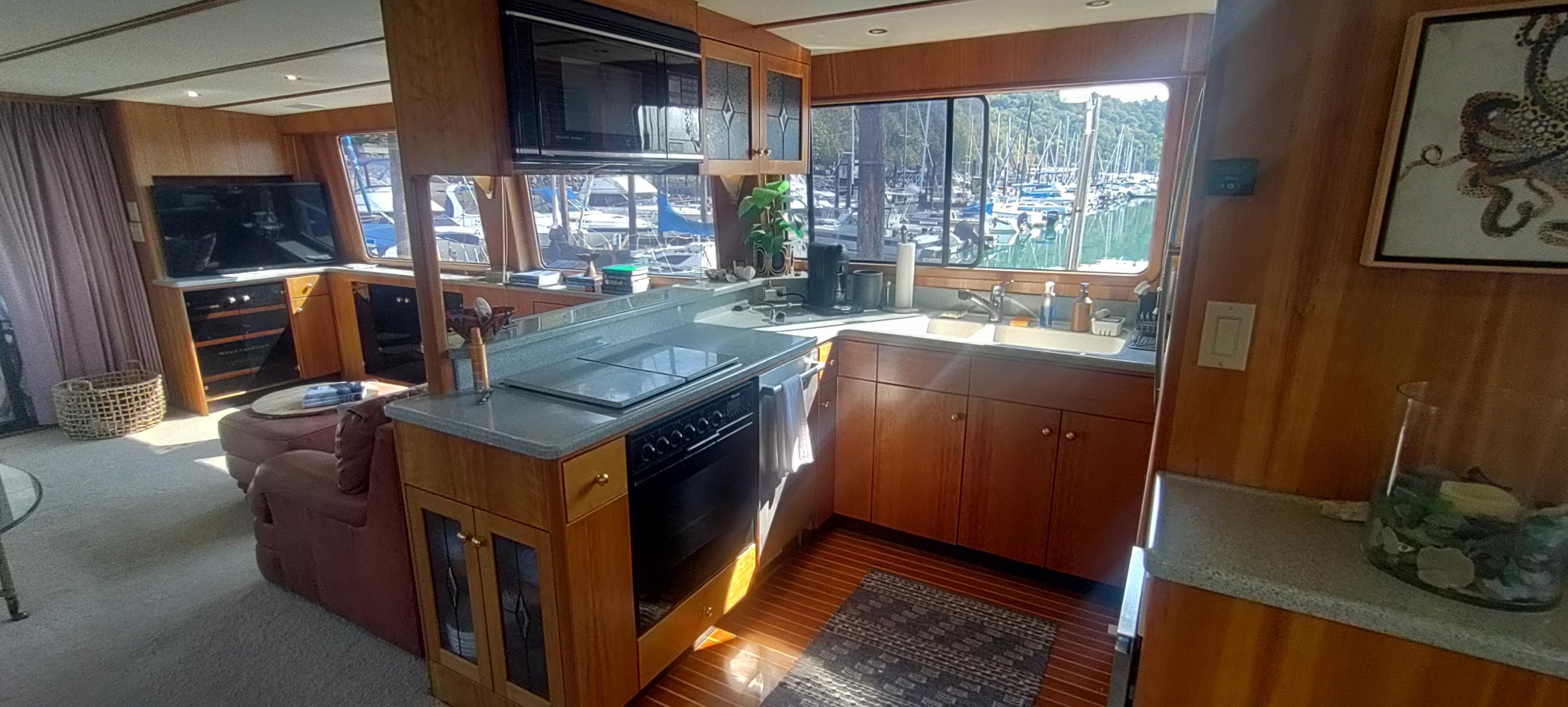 1996 Wendon 72 Skylounge #TBBJW72 inventory image at Sun Country Marine Group, Seattle, WA 1996 Wendon 72 Skylounge #TBBJW72 inventory image at Sun Country Marine Group, Seattle, WA