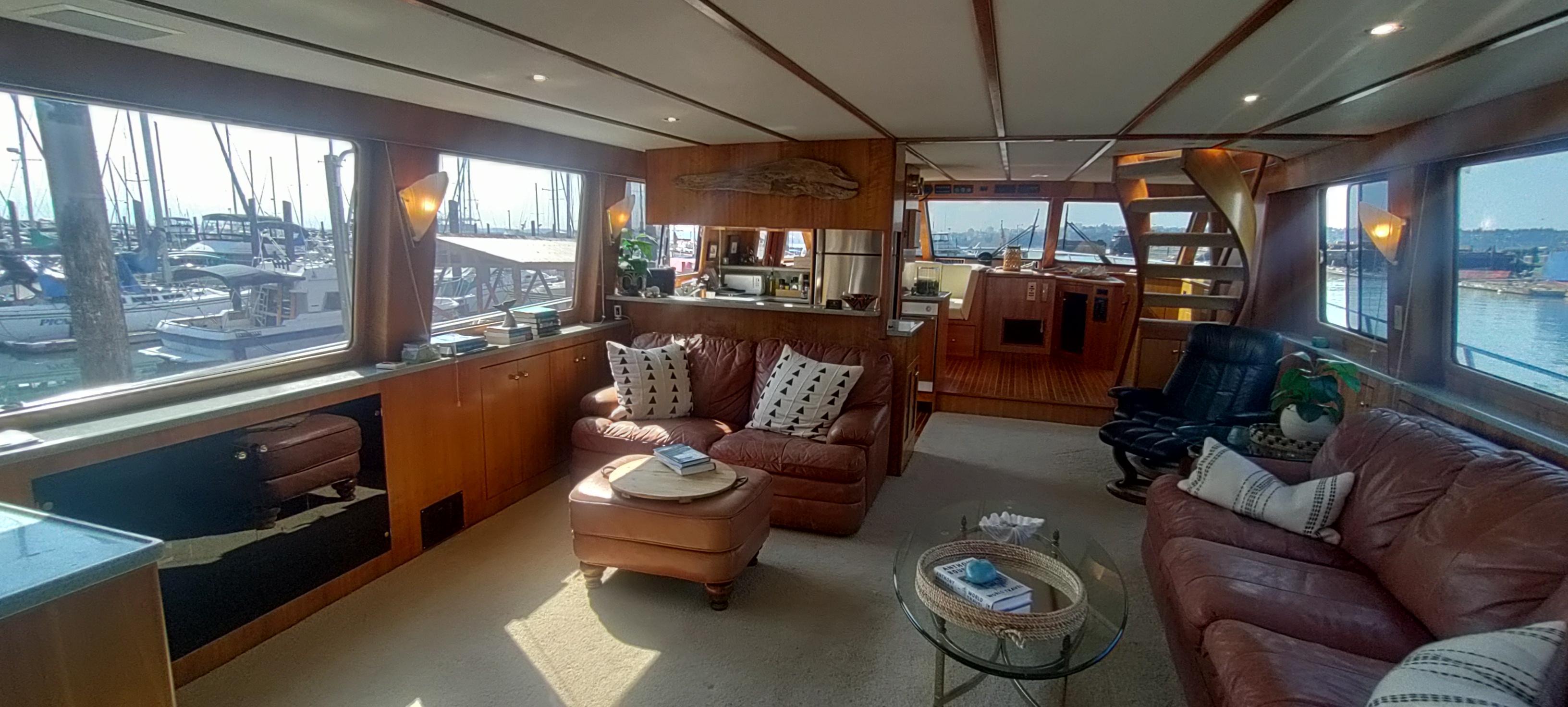 1996 Wendon 72 Skylounge #TBBJW72 inventory image at Sun Country Marine Group, Seattle, WA 1996 Wendon 72 Skylounge #TBBJW72 inventory image at Sun Country Marine Group, Seattle, WA