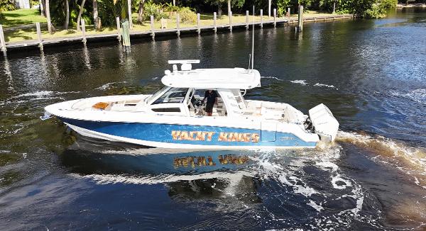 2020 Boston Whaler 35' Photo of 2020 Boston Whaler 35'