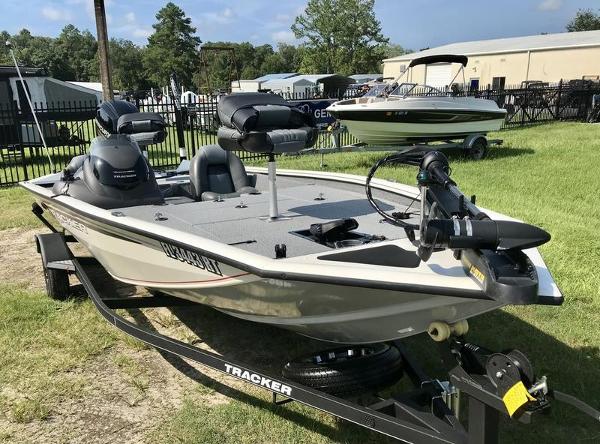 2019 Tracker Boats boat for sale, model of the boat is Pro Team™ 195  TXW Tournament Edition & Image # 5 of 11