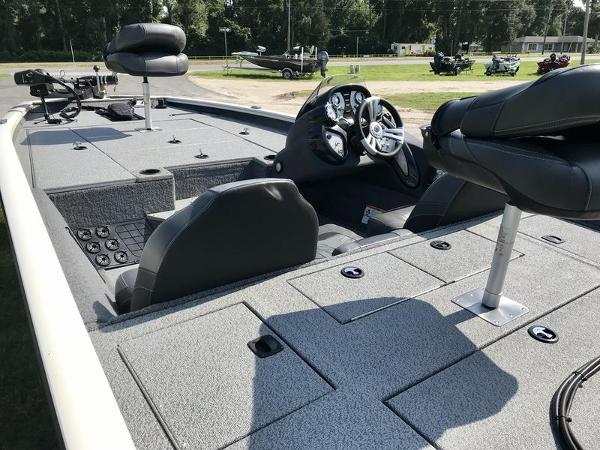 2019 Tracker Boats boat for sale, model of the boat is Pro Team™ 195  TXW Tournament Edition & Image # 10 of 11