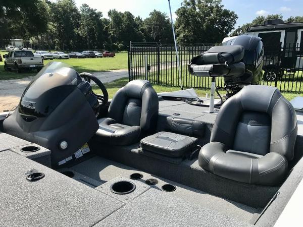2019 Tracker Boats boat for sale, model of the boat is Pro Team™ 195  TXW Tournament Edition & Image # 11 of 11