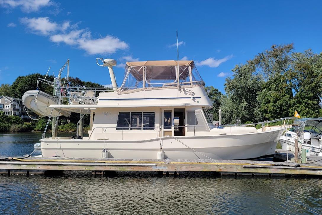 Yacht for Sale | 40 Mainship Yachts Cranston, RI | Denison Yacht Sales