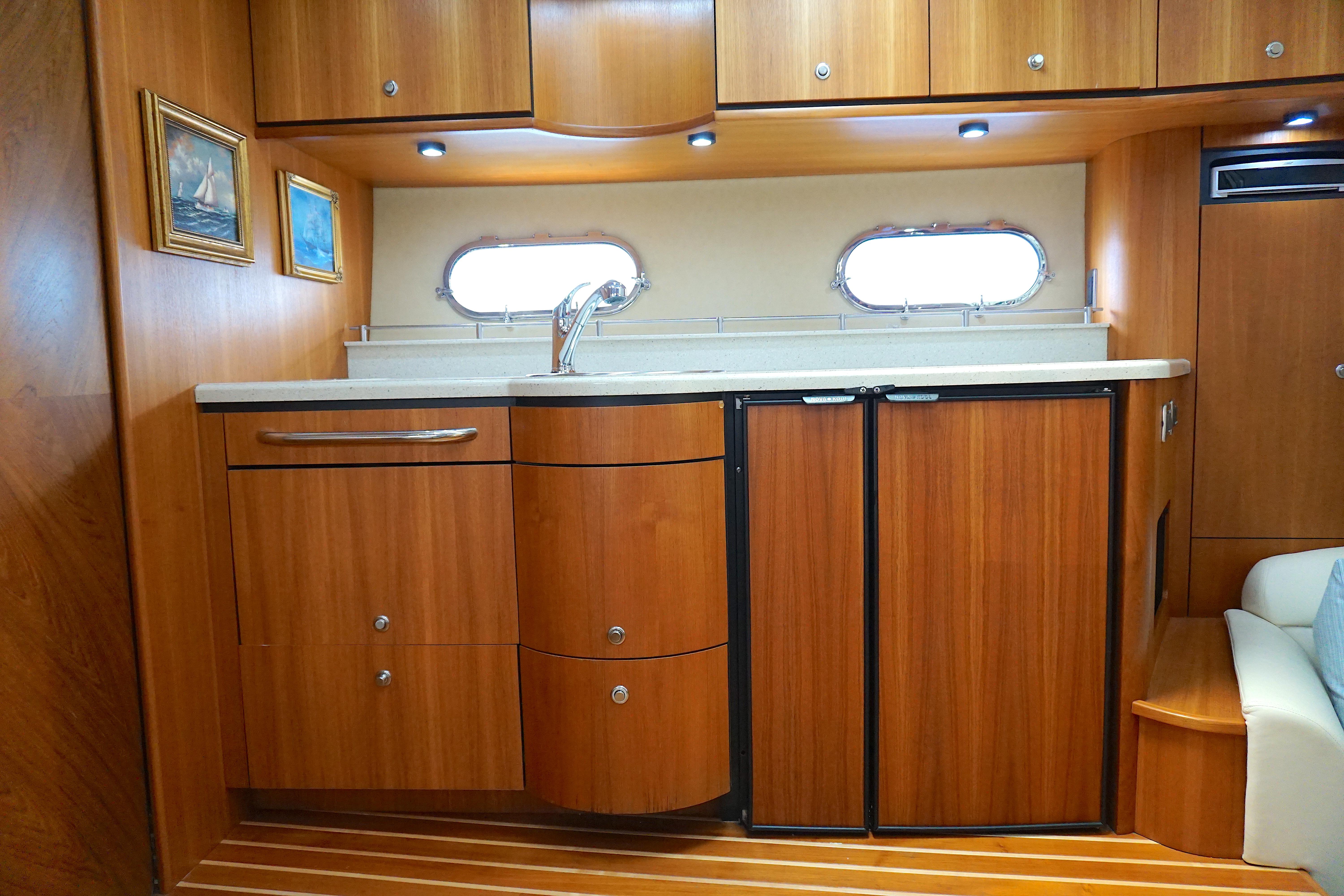 2008 39 Tiara Yachts 39 Sovran Negative Equity Galley