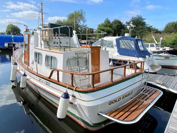 1992 Eagle 32 Trawler Pilothouse