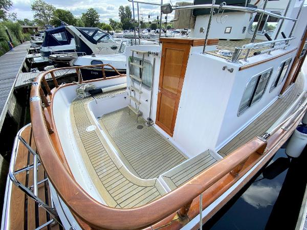 1992 Eagle 32 Trawler Pilothouse