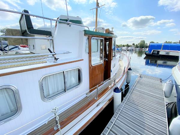 1992 Eagle 32 Trawler Pilothouse