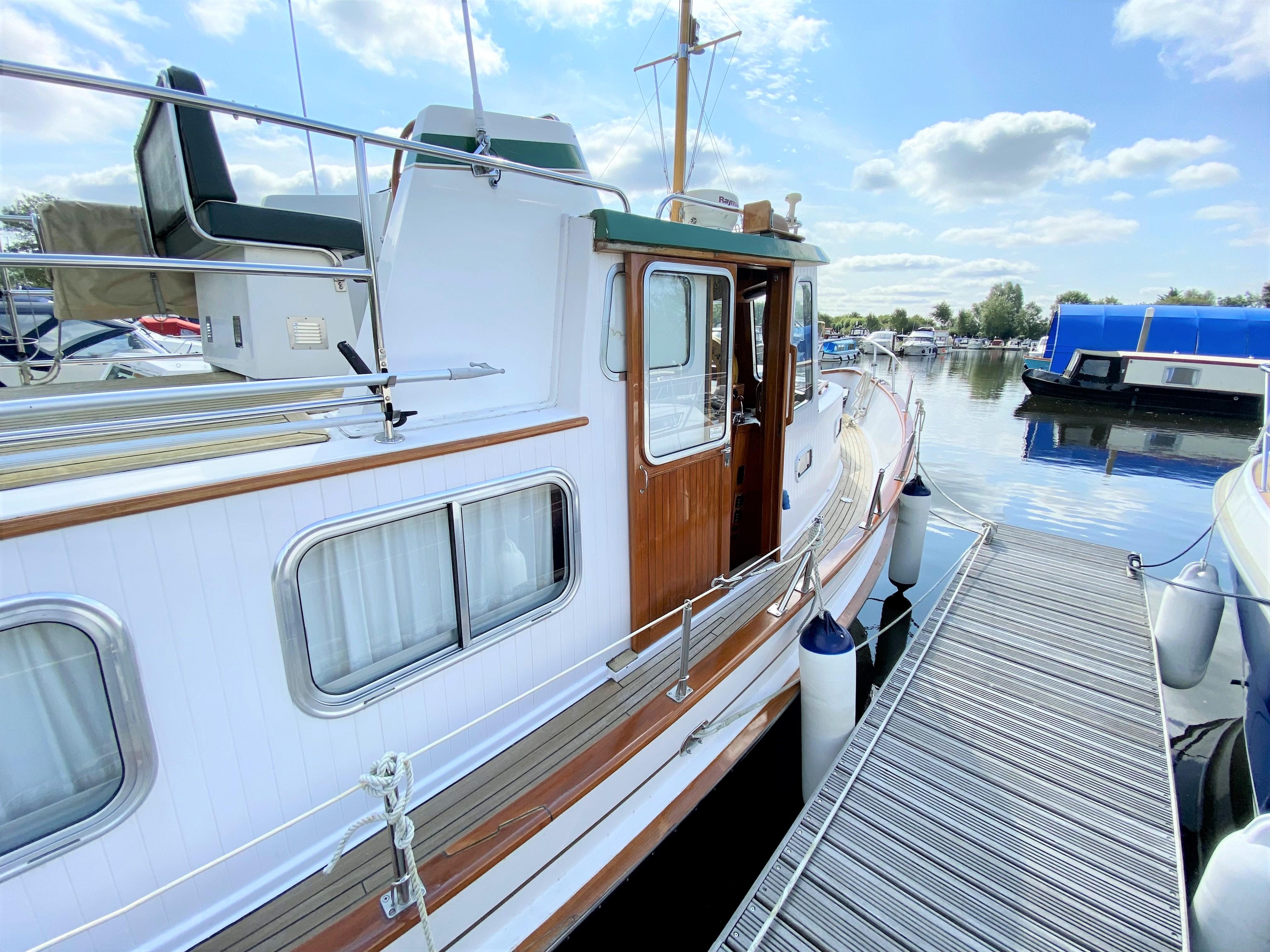1992 Eagle 32 Trawler Pilothouse
