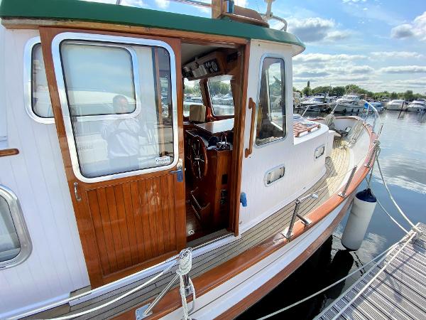 1992 Eagle 32 Trawler Pilothouse