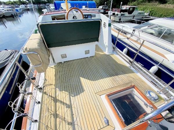 1992 Eagle 32 Trawler Pilothouse