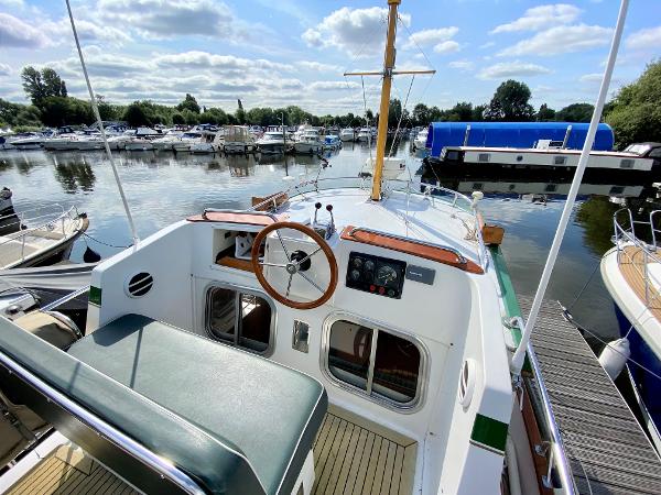 1992 Eagle 32 Trawler Pilothouse