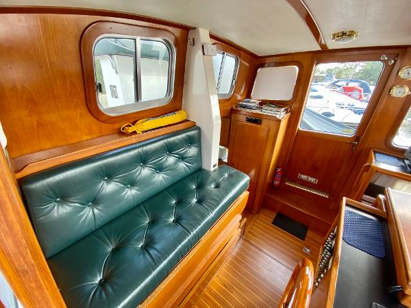 1992 Eagle 32 Trawler Pilothouse