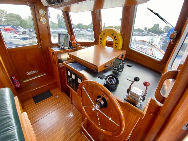 1992 Eagle 32 Trawler Pilothouse