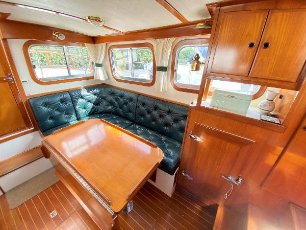 1992 Eagle 32 Trawler Pilothouse