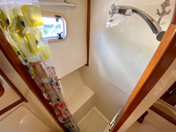 1992 Eagle 32 Trawler Pilothouse