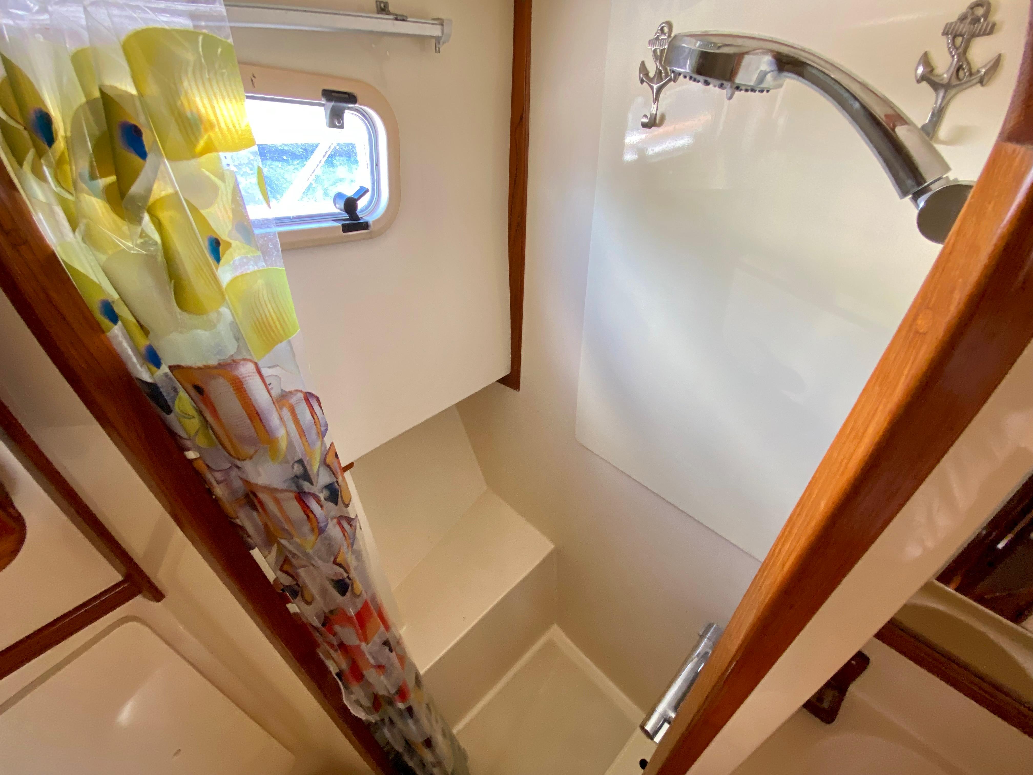 1992 Eagle 32 Trawler Pilothouse
