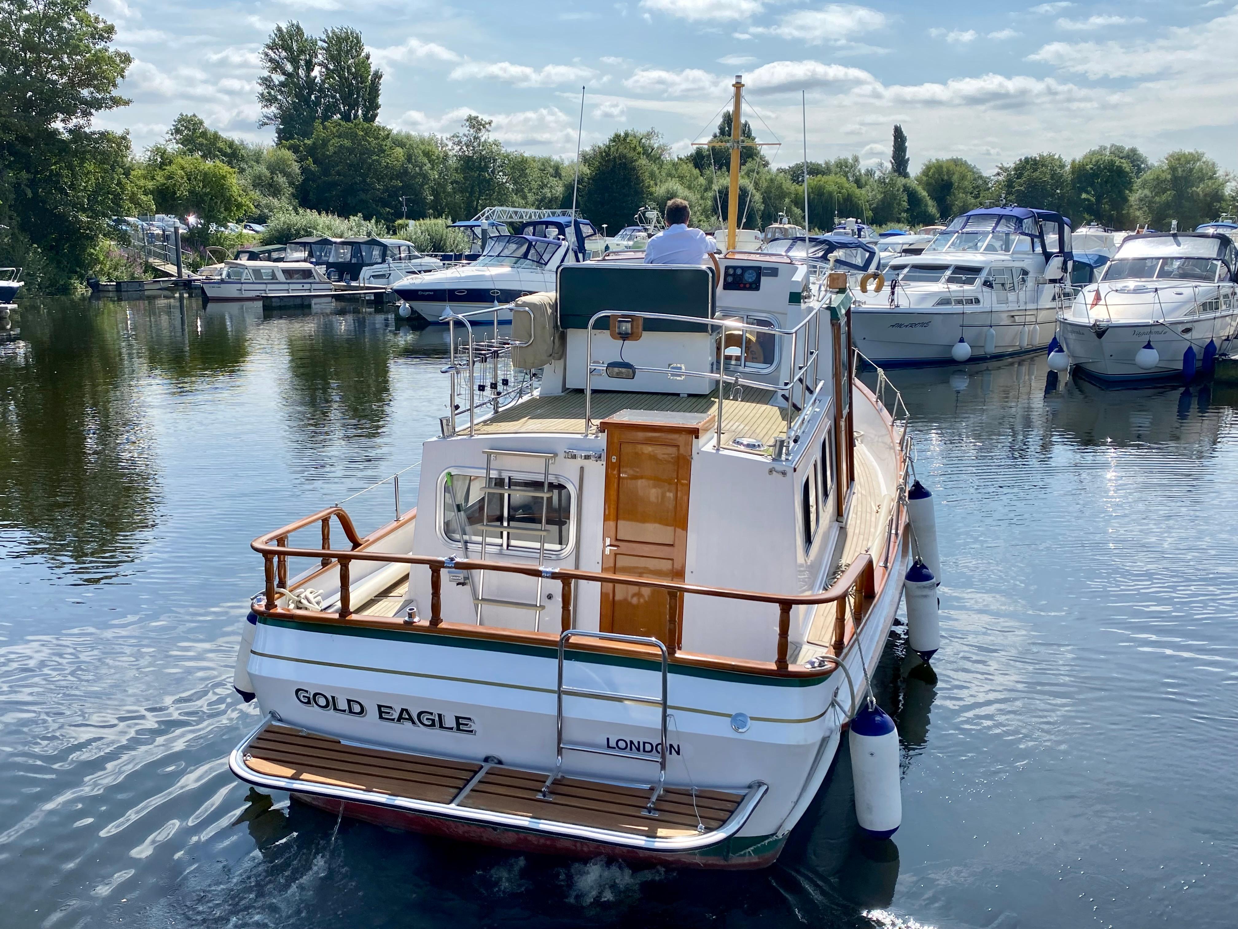 1992 Eagle 32 Trawler Pilothouse