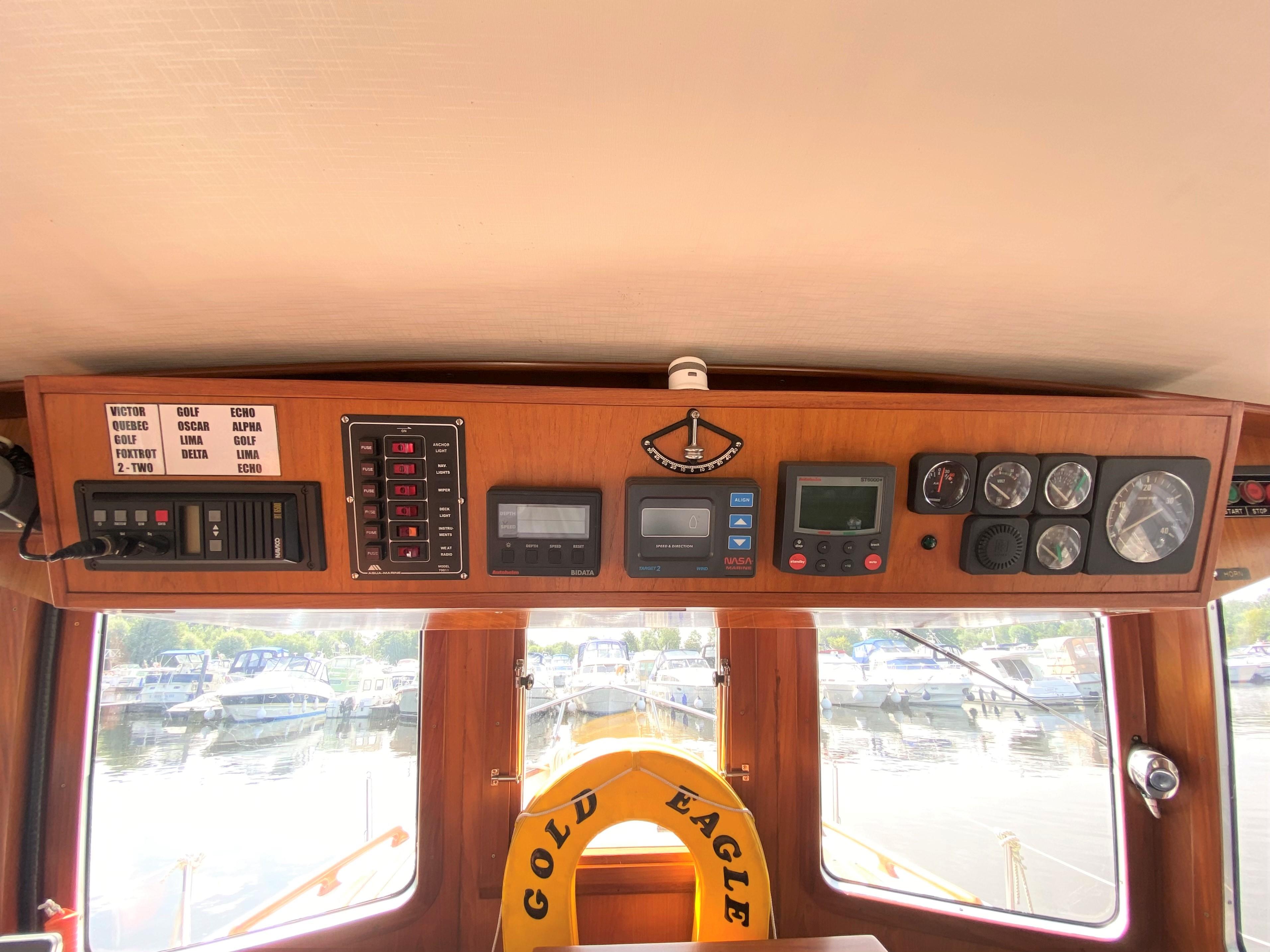 1992 Eagle 32 Trawler Pilothouse