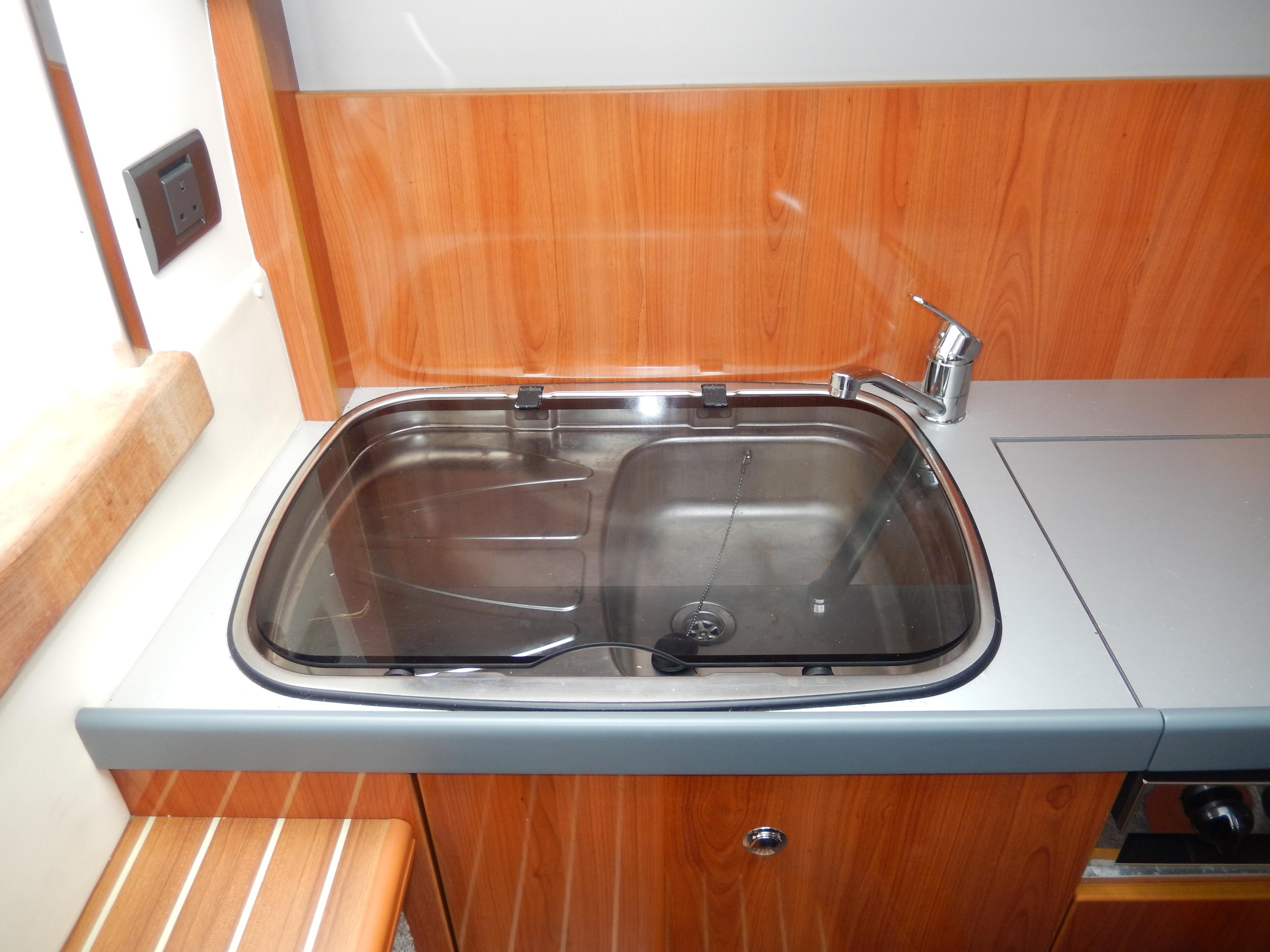 2003 Sealine S23 Sports Cruiser