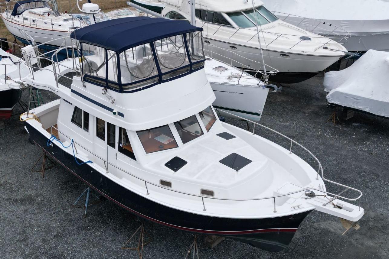 M 10574 CF Knot 10 Yacht Sales M 10574 CF Knot 10 Yacht Sales
