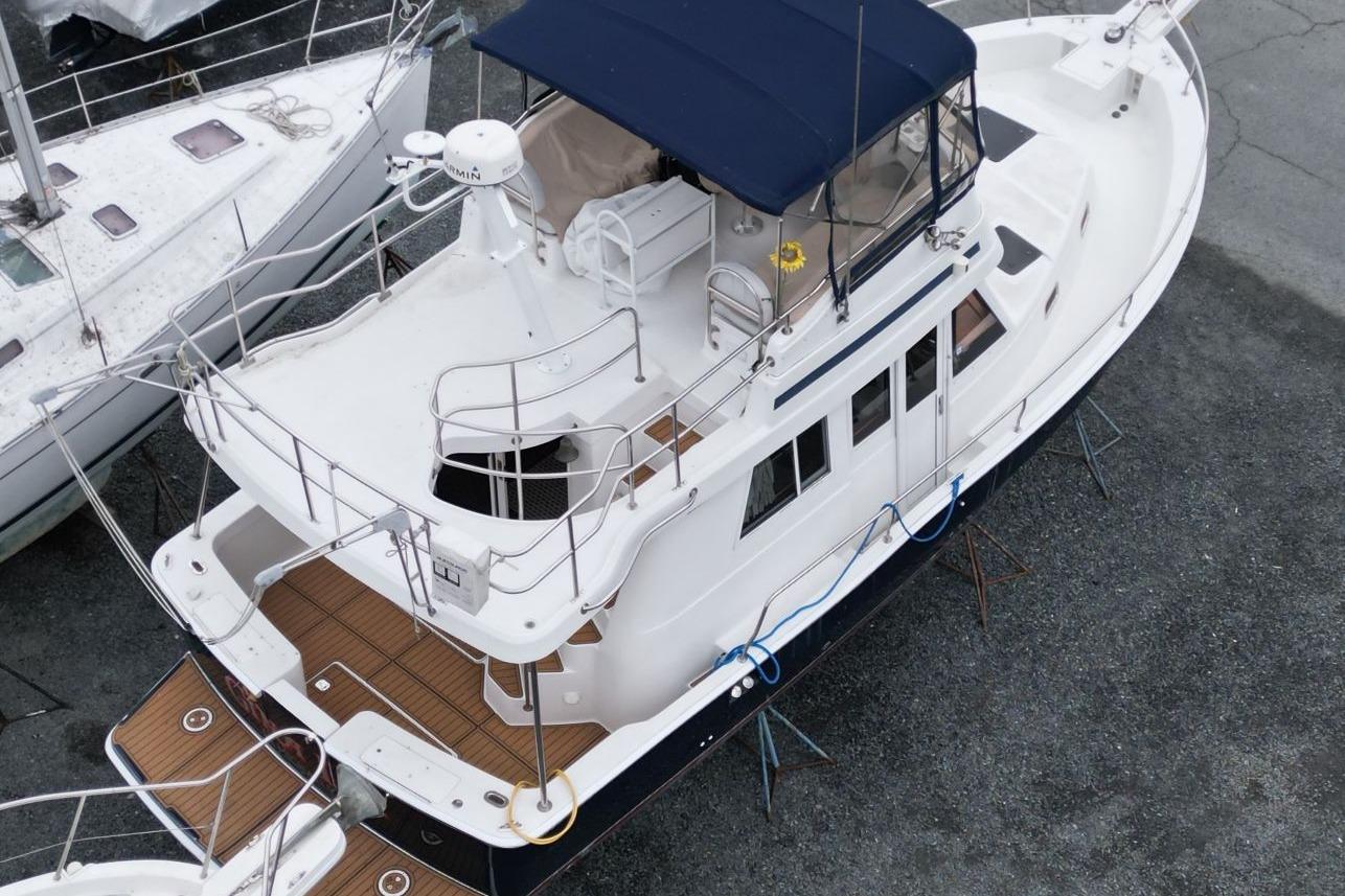 M 10574 CF Knot 10 Yacht Sales M 10574 CF Knot 10 Yacht Sales