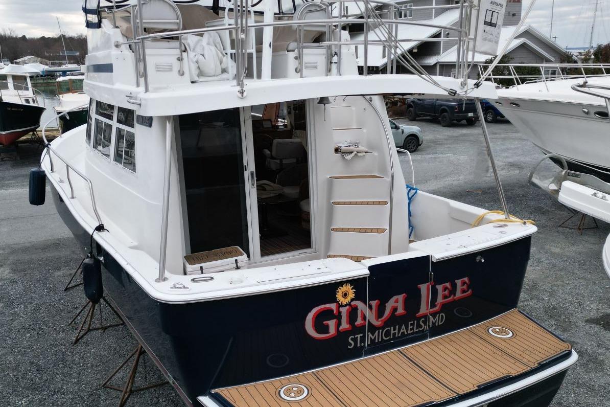 M 10574 CF Knot 10 Yacht Sales M 10574 CF Knot 10 Yacht Sales