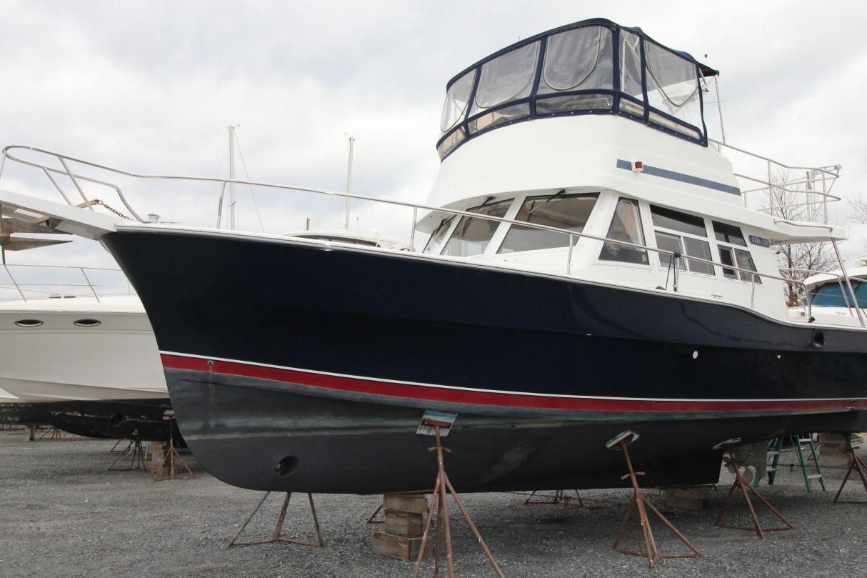 M 10574 CF Knot 10 Yacht Sales M 10574 CF Knot 10 Yacht Sales