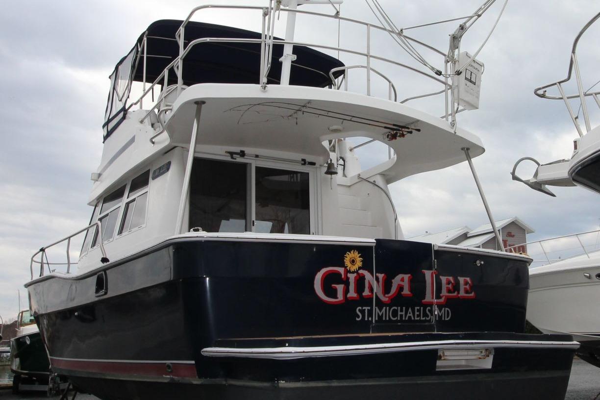 M 10574 CF Knot 10 Yacht Sales M 10574 CF Knot 10 Yacht Sales