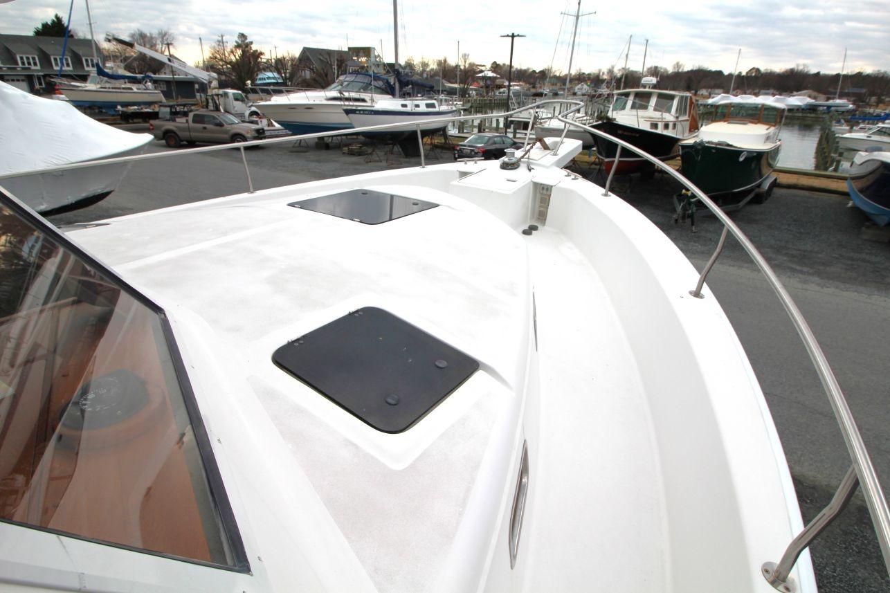 M 10574 CF Knot 10 Yacht Sales M 10574 CF Knot 10 Yacht Sales