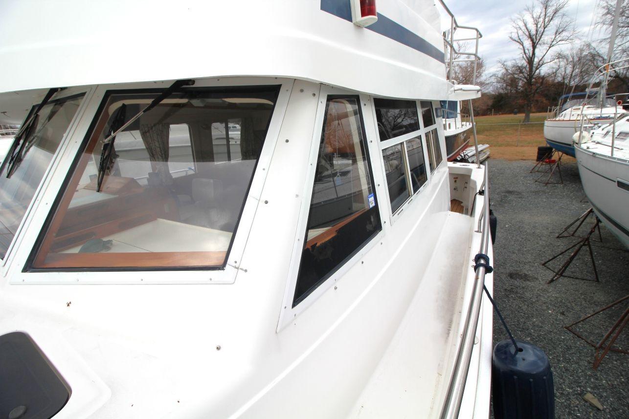 M 10574 CF Knot 10 Yacht Sales M 10574 CF Knot 10 Yacht Sales