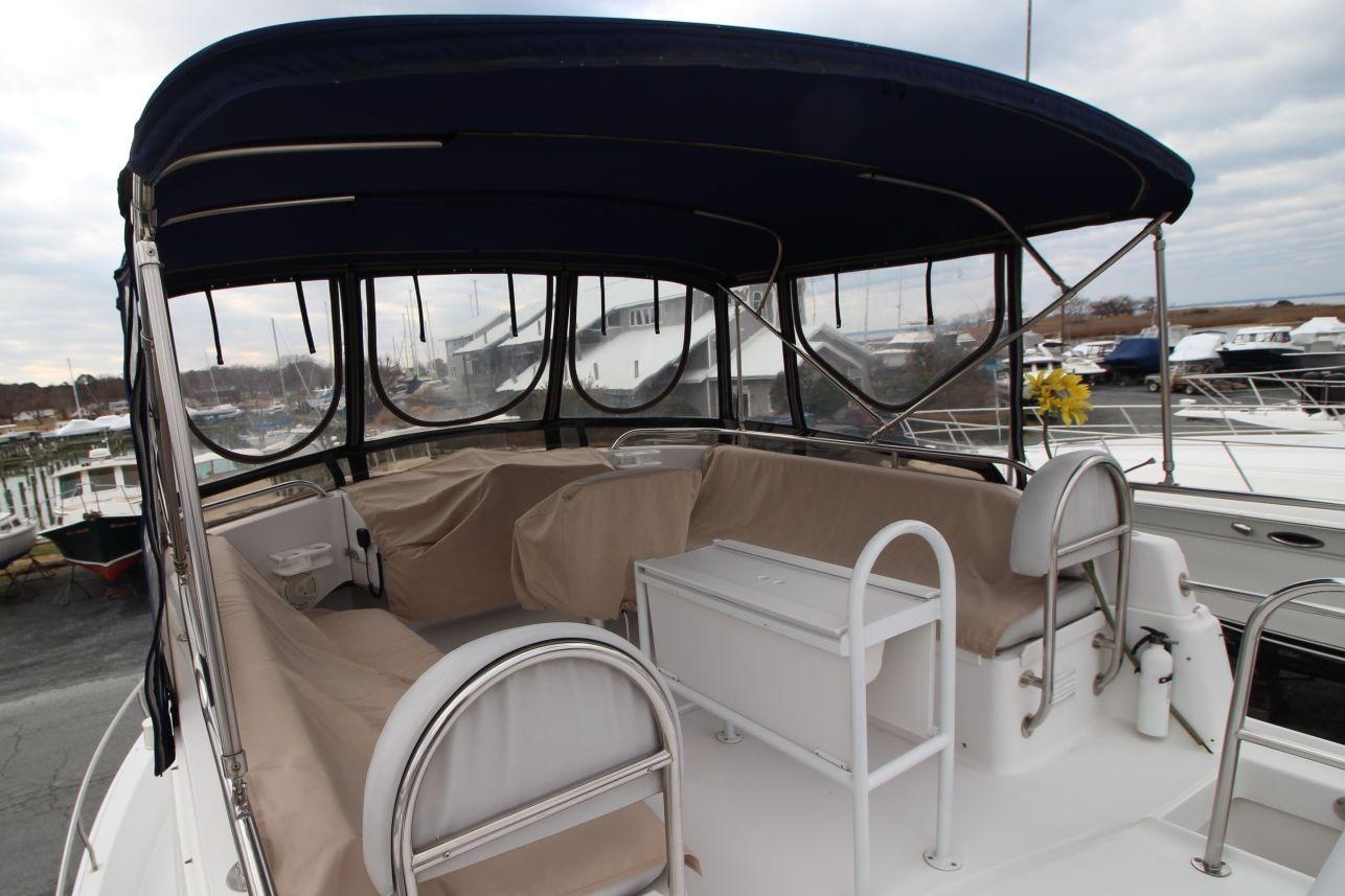 M 10574 CF Knot 10 Yacht Sales M 10574 CF Knot 10 Yacht Sales