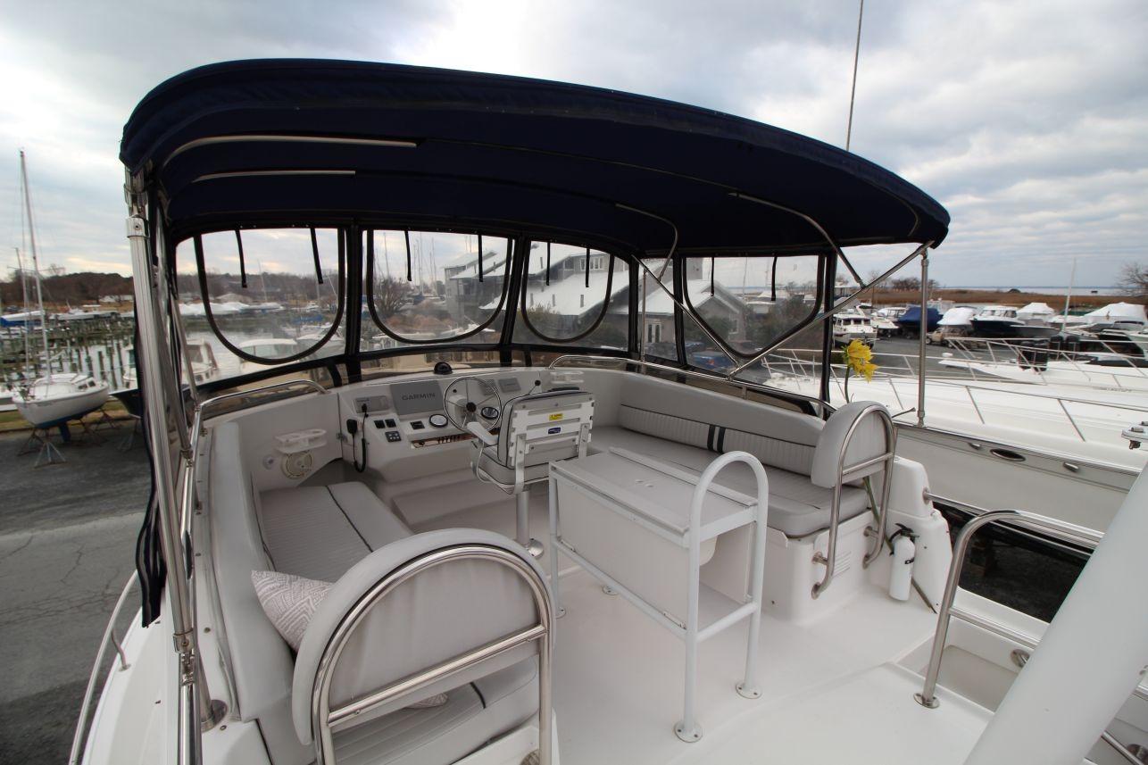 M 10574 CF Knot 10 Yacht Sales M 10574 CF Knot 10 Yacht Sales