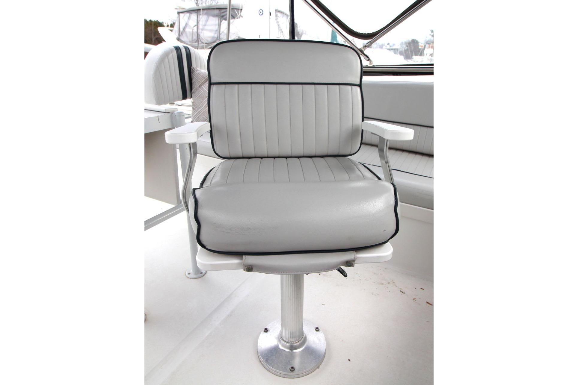 M 10574 CF Knot 10 Yacht Sales M 10574 CF Knot 10 Yacht Sales