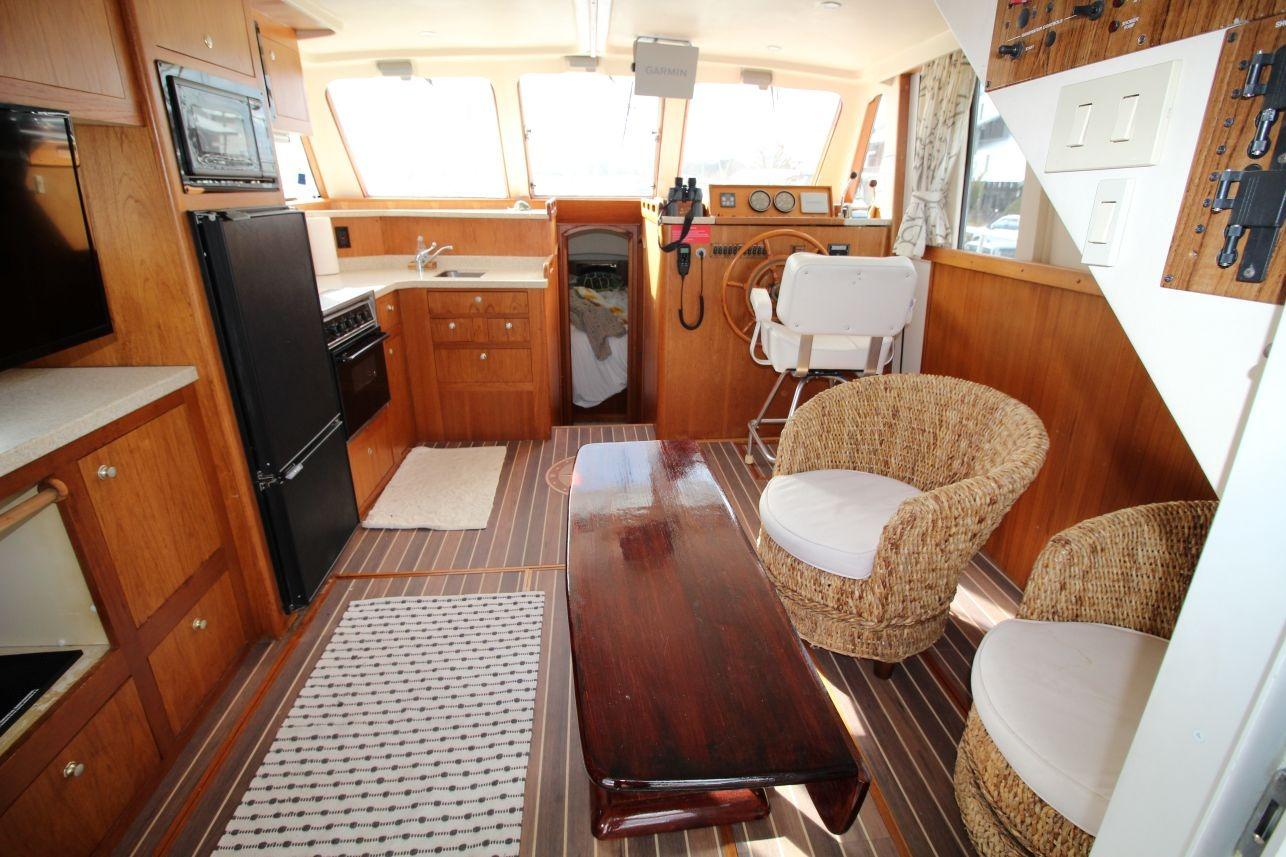 M 10574 CF Knot 10 Yacht Sales M 10574 CF Knot 10 Yacht Sales