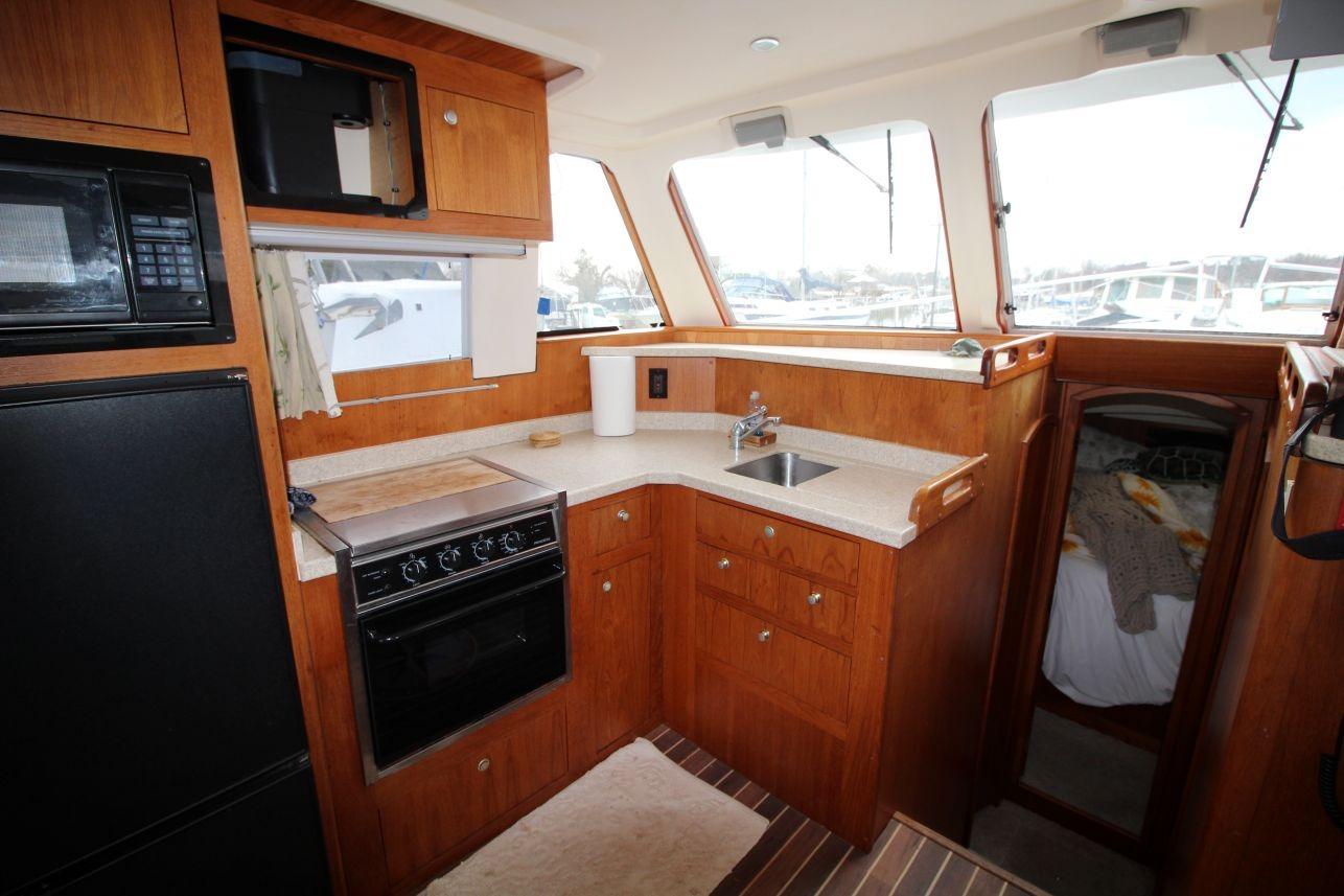 M 10574 CF Knot 10 Yacht Sales M 10574 CF Knot 10 Yacht Sales