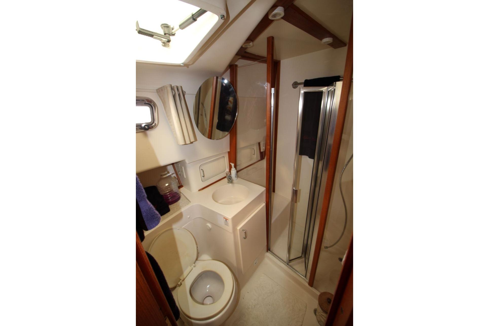 M 10574 CF Knot 10 Yacht Sales M 10574 CF Knot 10 Yacht Sales