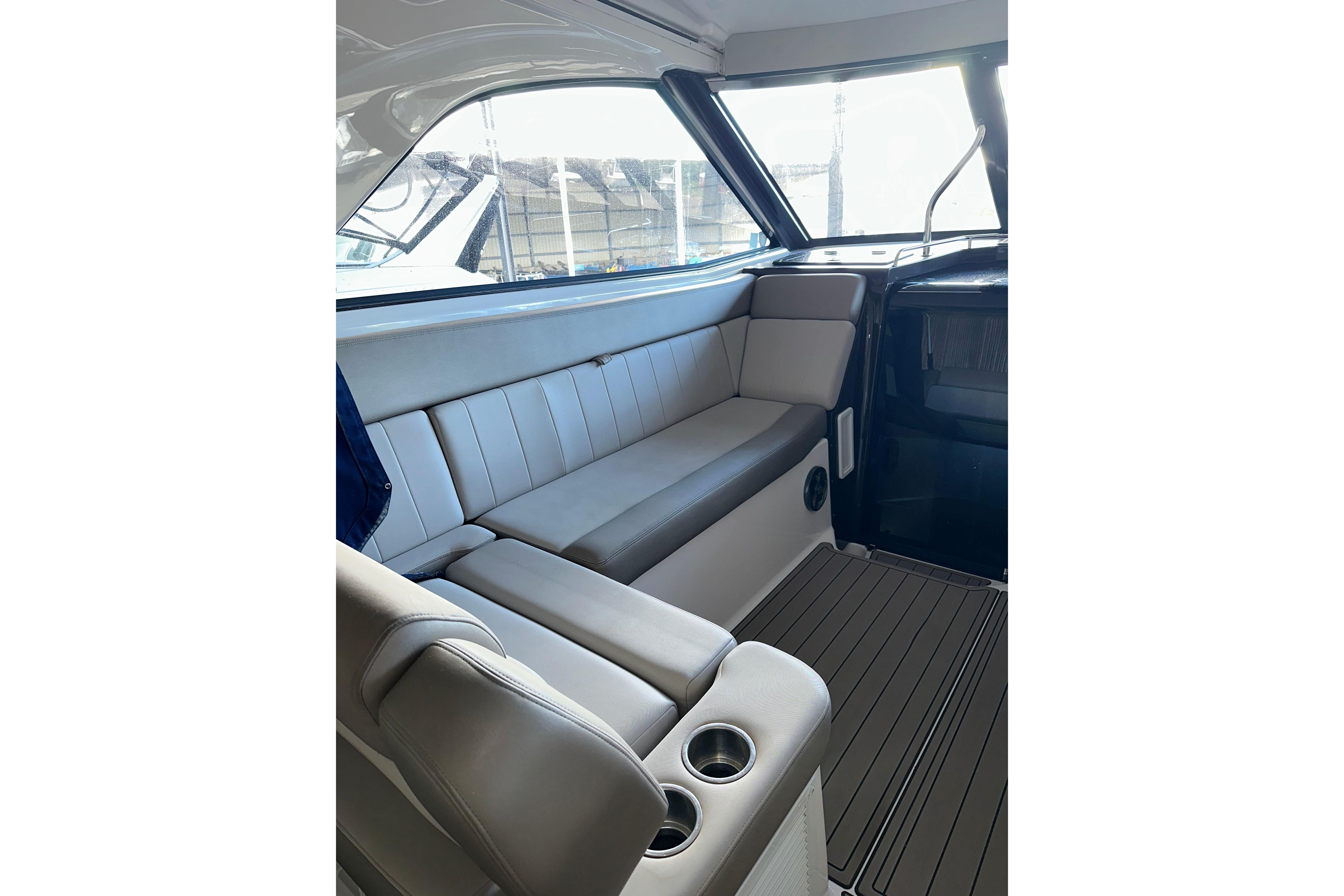 2014 Regal 35 Sport Coupe-12