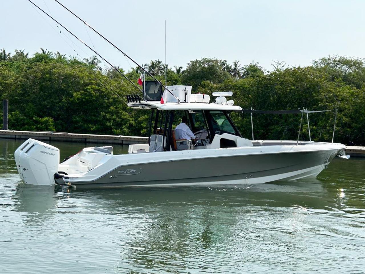 2023 Boston Whaler