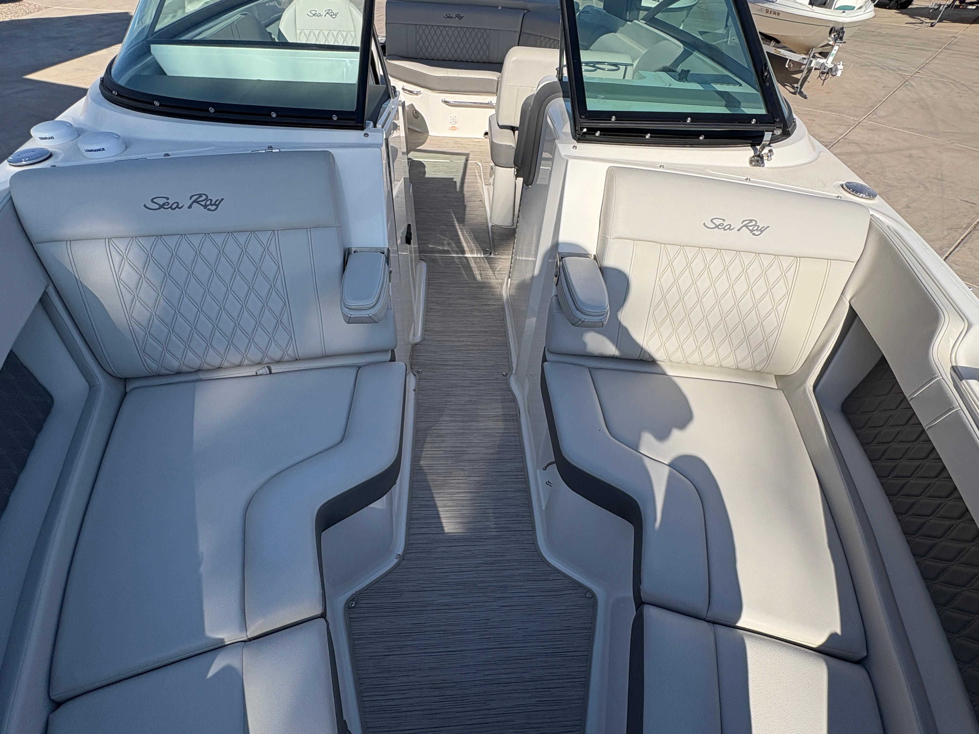 2021 Sea Ray SLX 250 #TJC1976 inventory image at Sun Country Marine Group, Lake Havasu City, AZ 2021 Sea Ray SLX 250 #TJC1976 inventory image at Sun Country Marine Group, Lake Havasu City, AZ