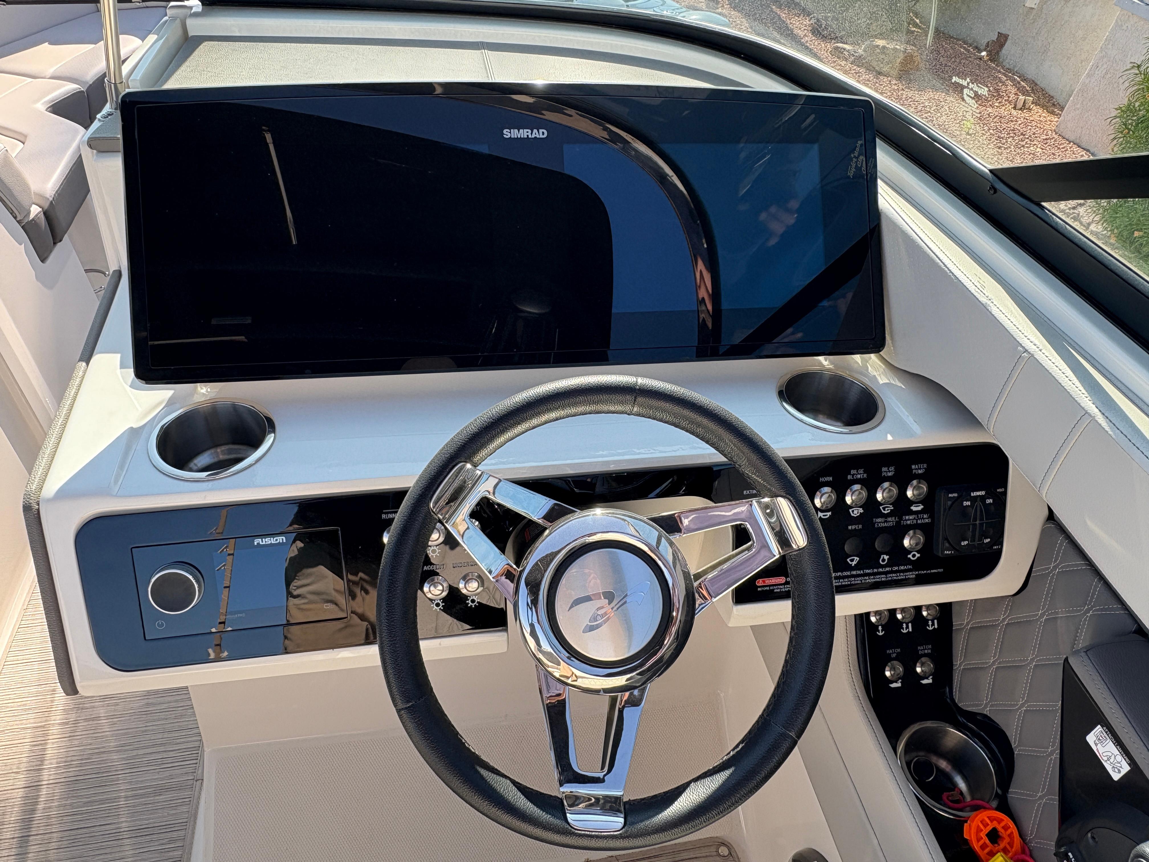 2021 Sea Ray SLX 250 #TJC1976 inventory image at Sun Country Marine Group, Lake Havasu City, AZ 2021 Sea Ray SLX 250 #TJC1976 inventory image at Sun Country Marine Group, Lake Havasu City, AZ