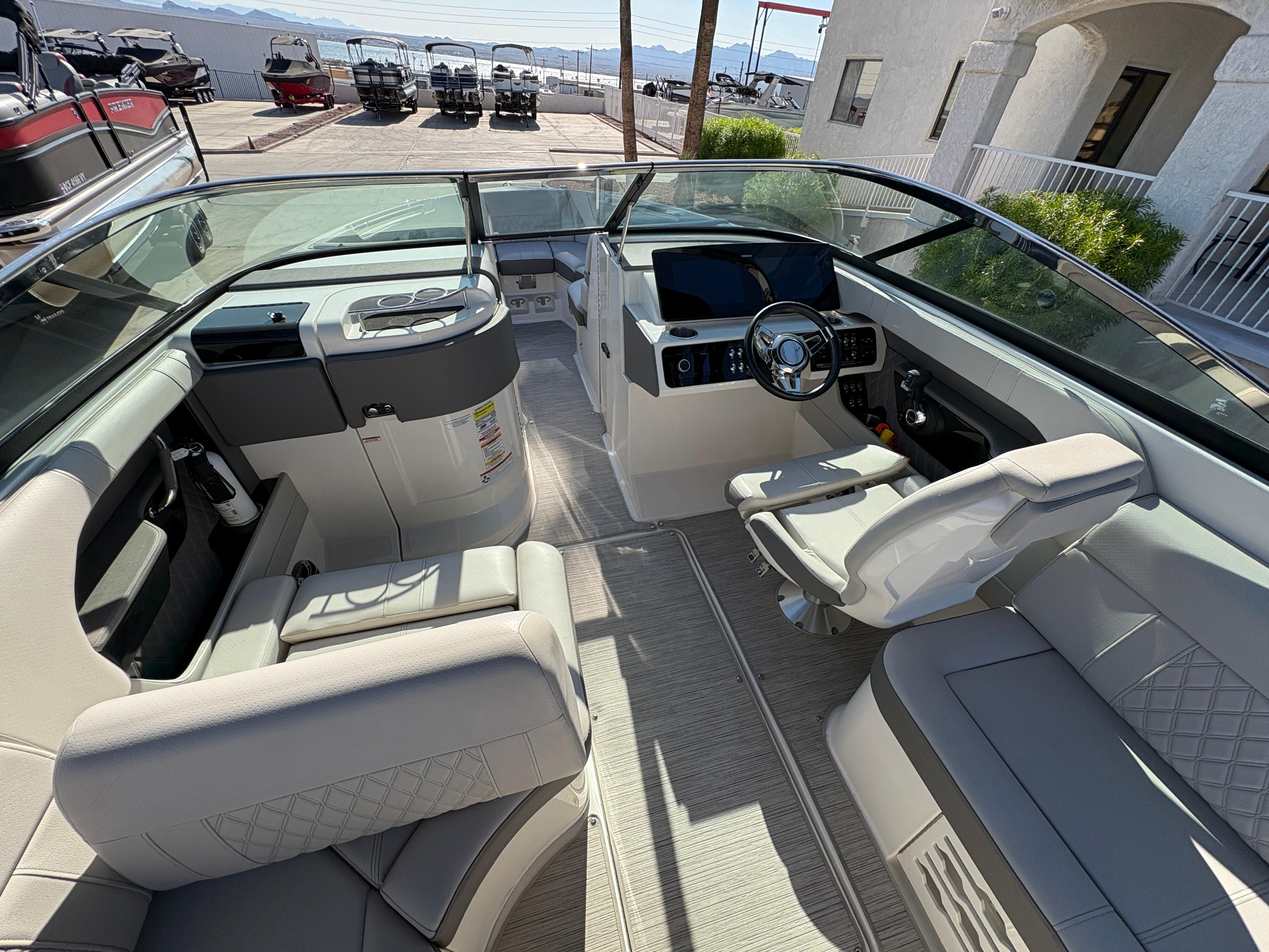 2021 Sea Ray SLX 250 #TJC1976 inventory image at Sun Country Marine Group, Lake Havasu City, AZ 2021 Sea Ray SLX 250 #TJC1976 inventory image at Sun Country Marine Group, Lake Havasu City, AZ