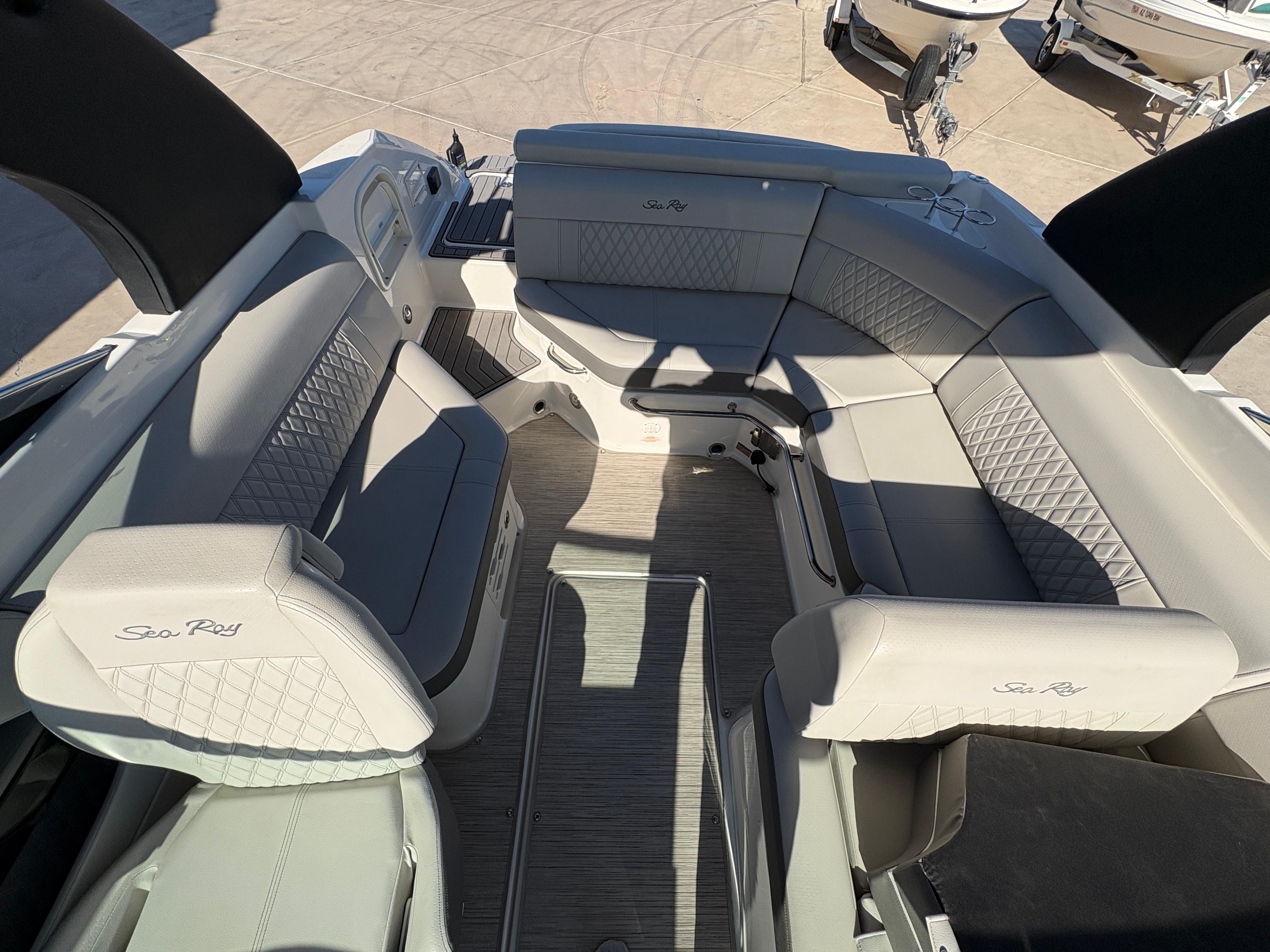 2021 Sea Ray SLX 250 #TJC1976 inventory image at Sun Country Marine Group, Lake Havasu City, AZ 2021 Sea Ray SLX 250 #TJC1976 inventory image at Sun Country Marine Group, Lake Havasu City, AZ