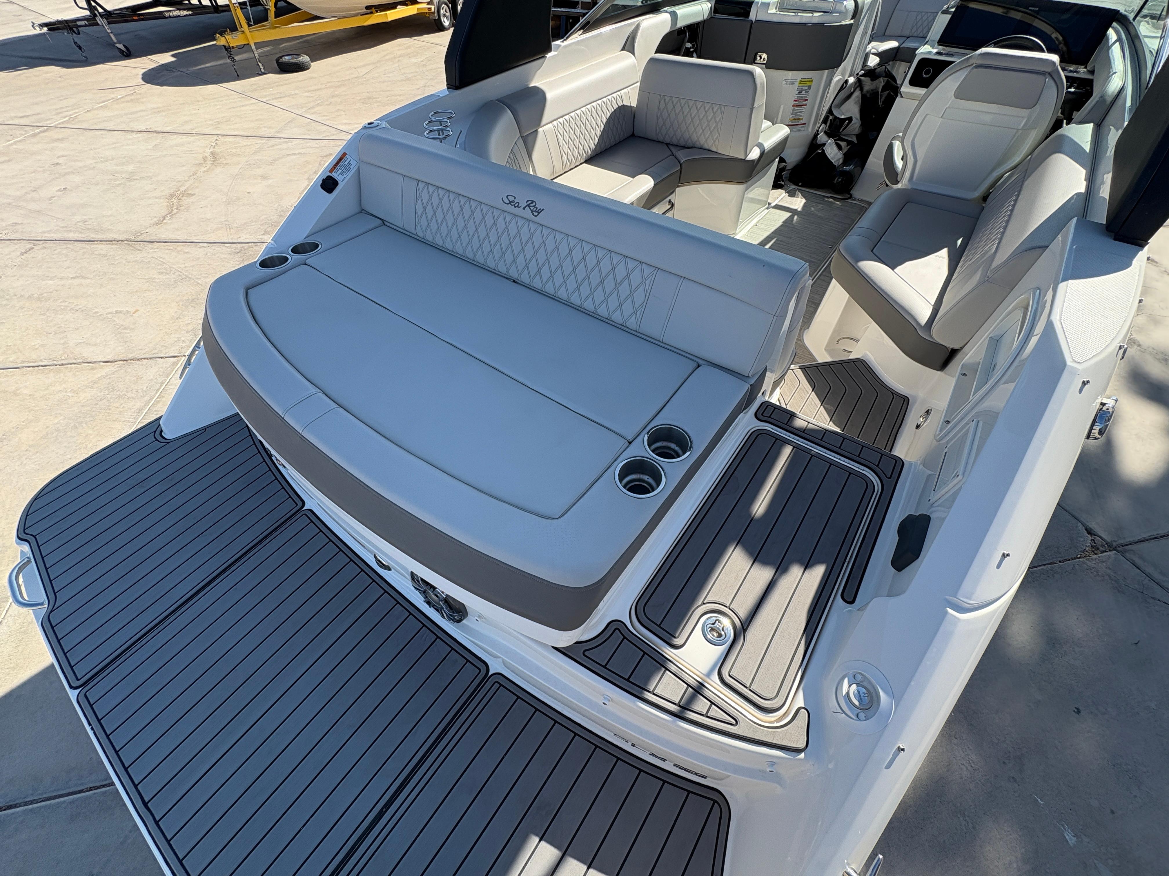 2021 Sea Ray SLX 250 #TJC1976 inventory image at Sun Country Marine Group, Lake Havasu City, AZ 2021 Sea Ray SLX 250 #TJC1976 inventory image at Sun Country Marine Group, Lake Havasu City, AZ