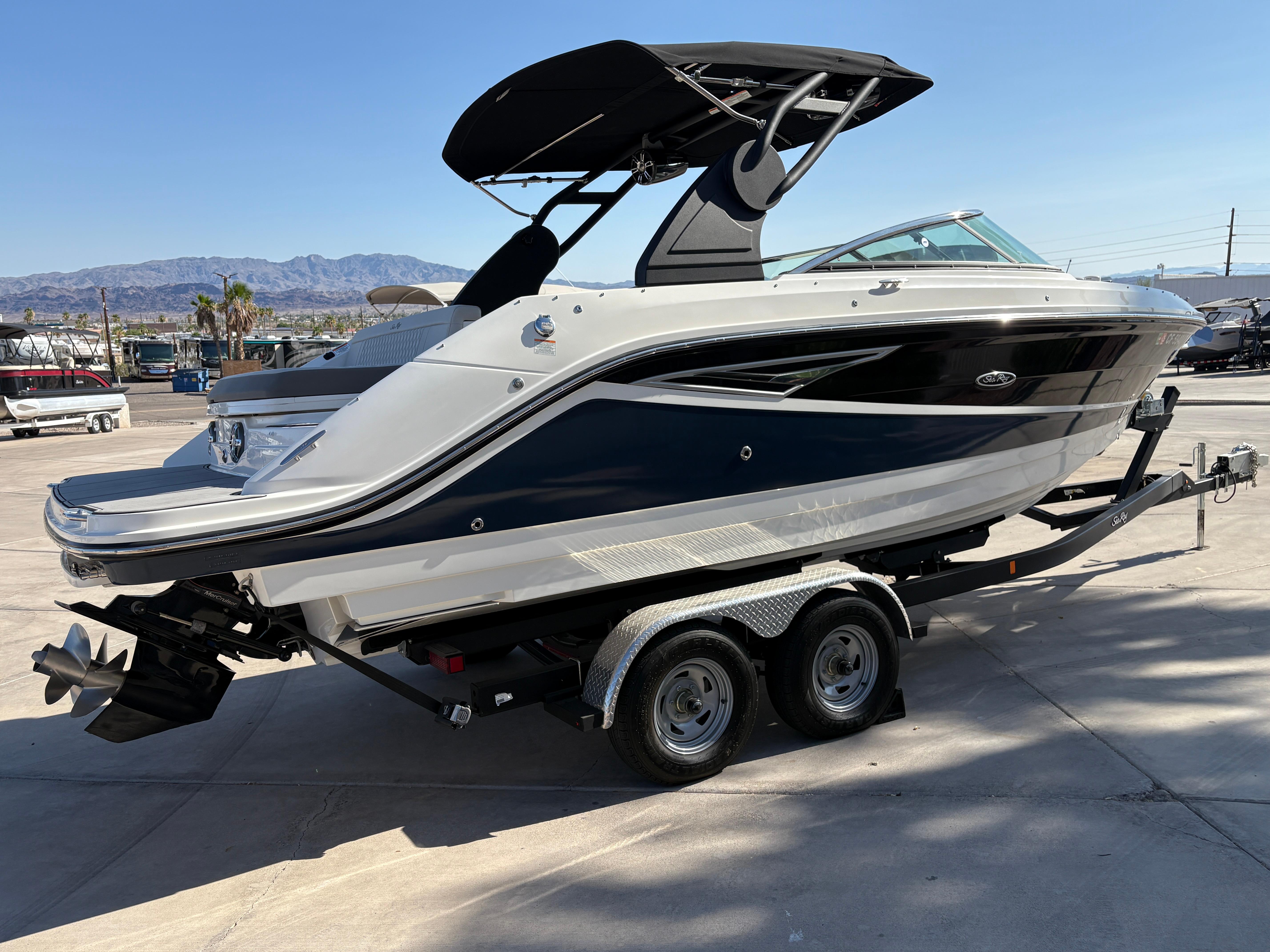 2021 Sea Ray SLX 250 #TJC1976 inventory image at Sun Country Marine Group, Lake Havasu City, AZ 2021 Sea Ray SLX 250 #TJC1976 inventory image at Sun Country Marine Group, Lake Havasu City, AZ