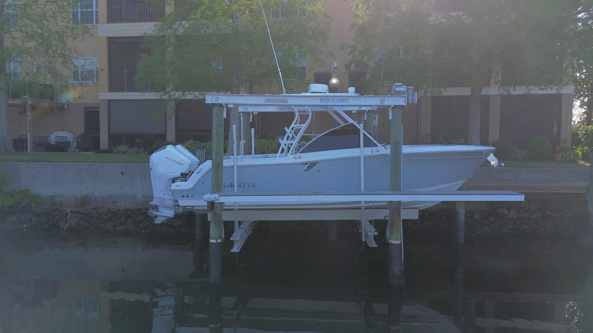 2023-blackfin-252-dc-power-9762164-20250417065743192-1_XLARGE