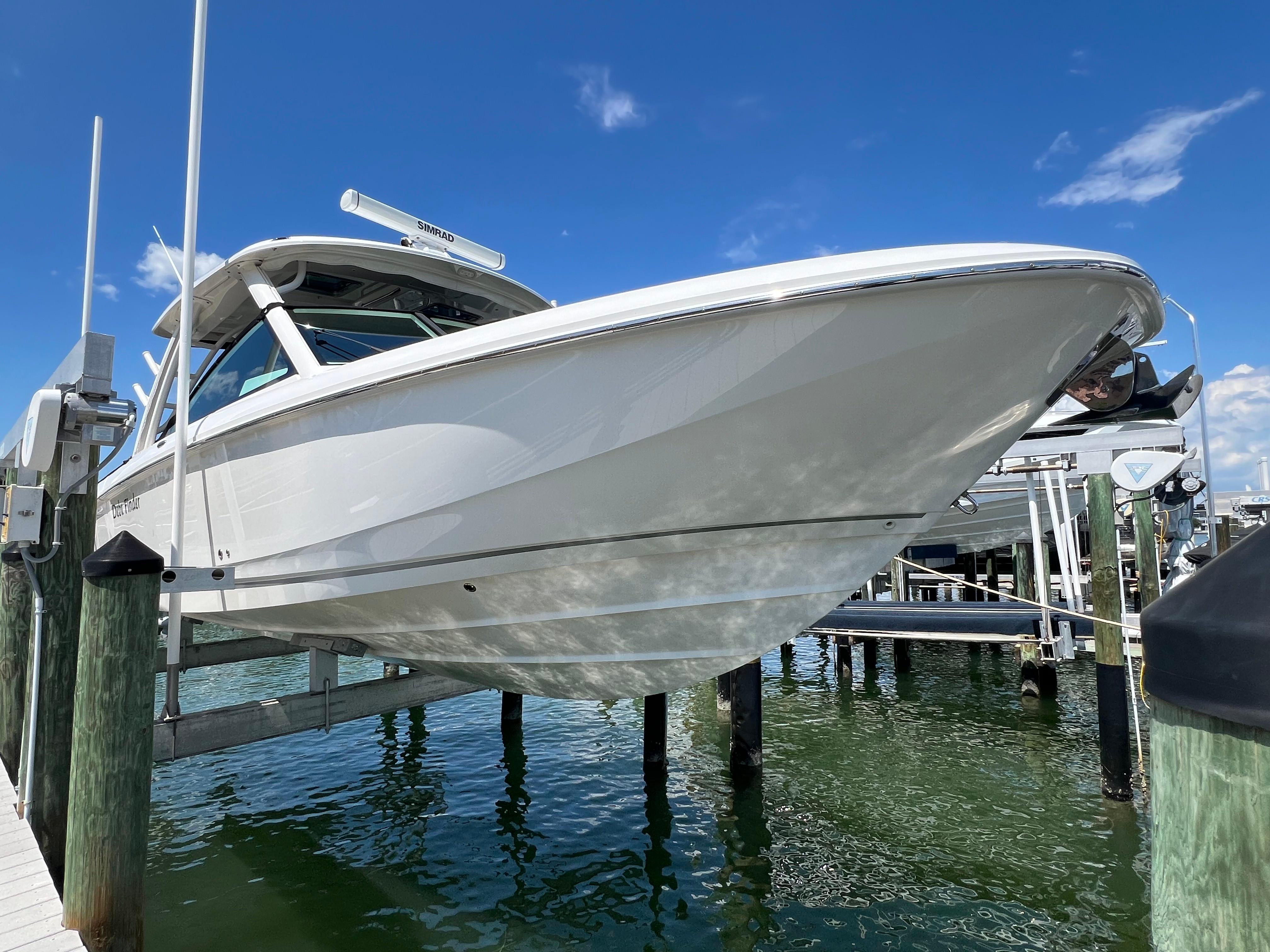 2016 Boston Whaler 320 Vantage