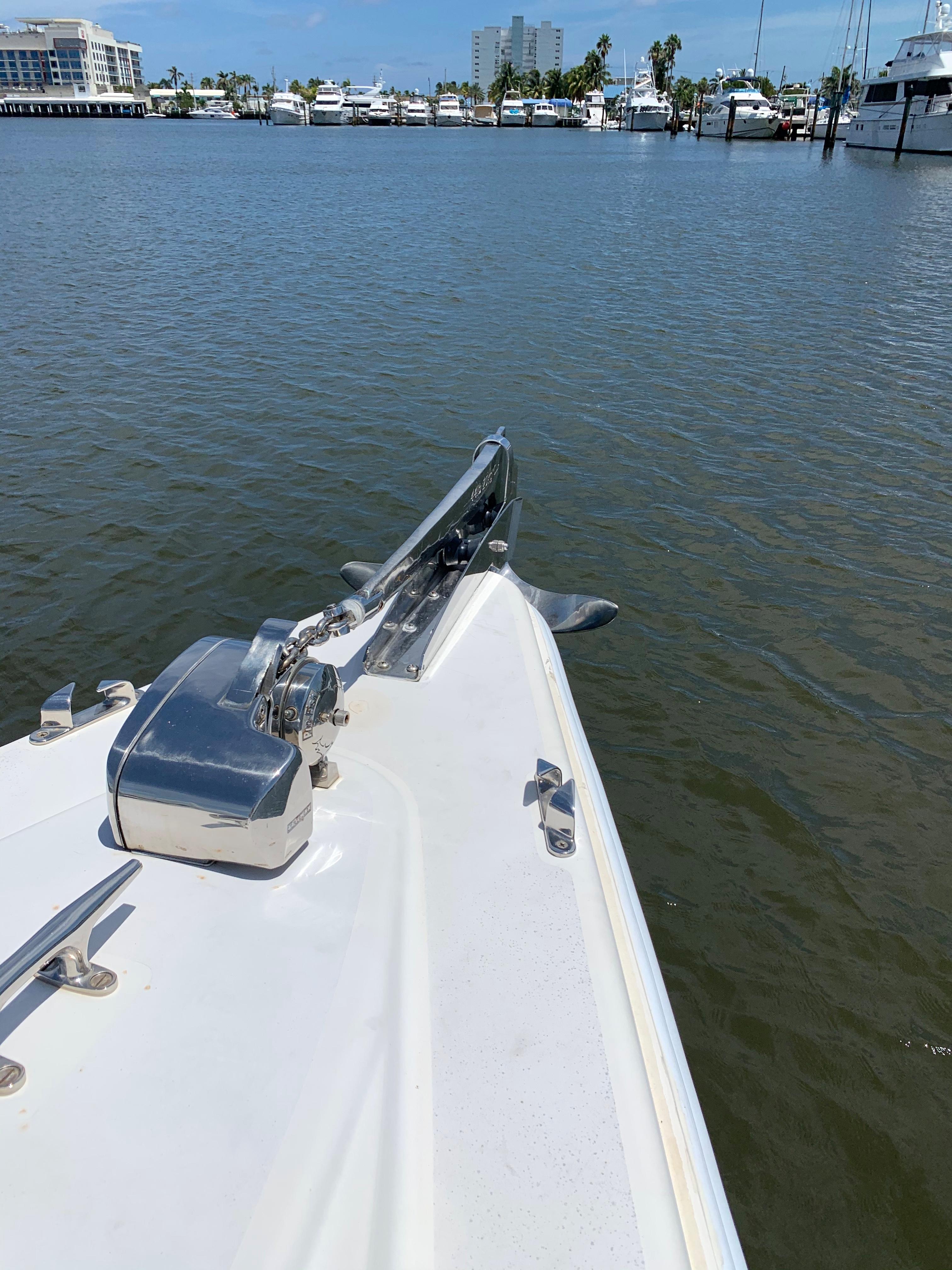 Tempest 40 - COSITA BELLA - Bow
