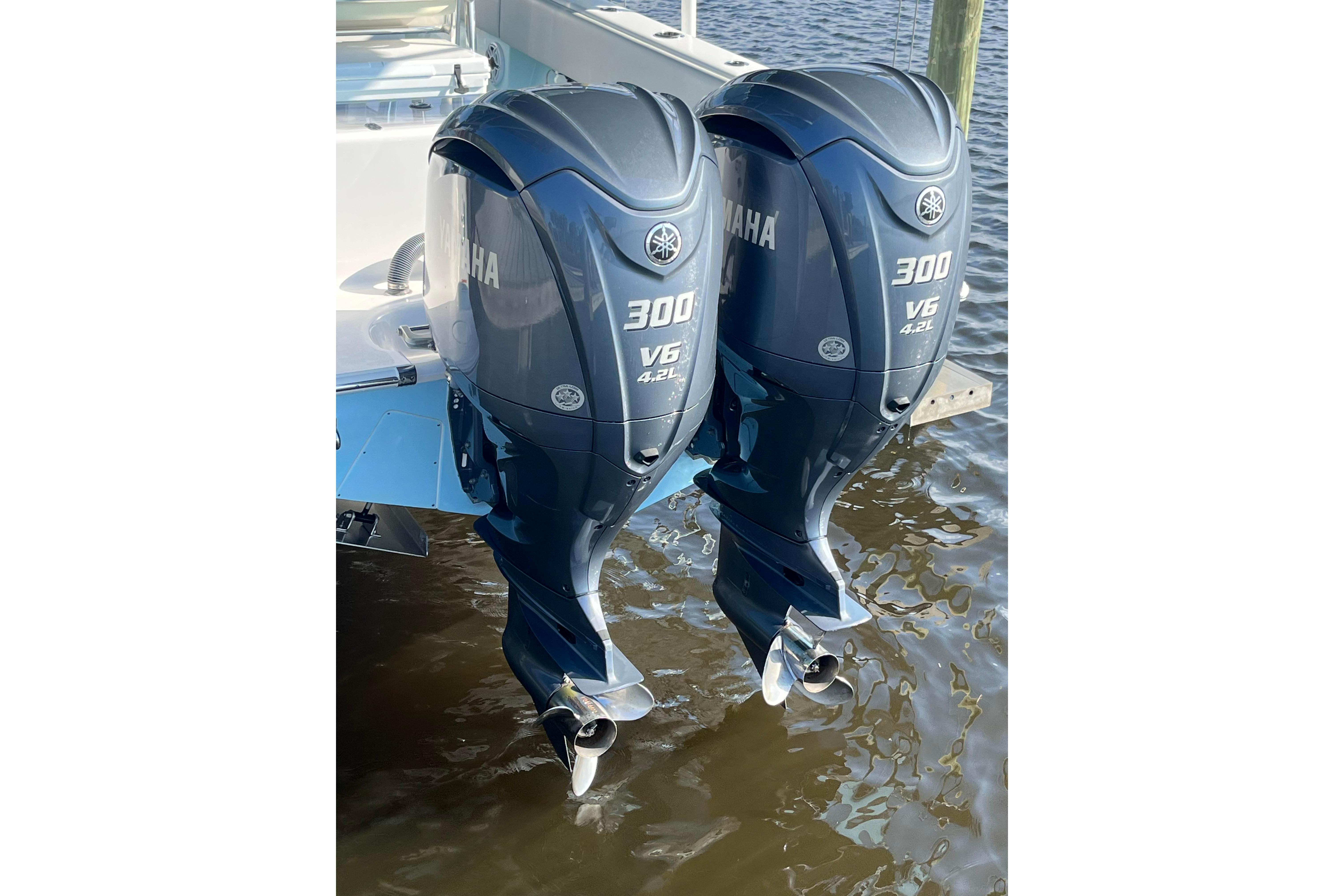 2023 Contender 28 Sport-4