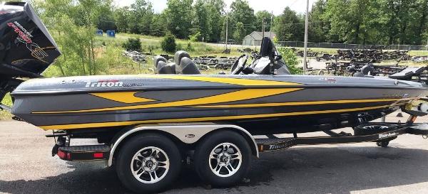 2015 Triton boat for sale, model of the boat is 21 TRX & Image # 1 of 21